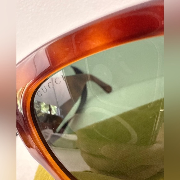 Gucci Tortoise Shell Sunglasses - Picture 9 of 16